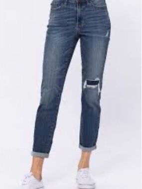 Classic Mid-Rise Distressed Blue Women’s Jeans Judy Blue Boyfriend Fit